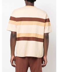 hellbeige horizontal gestreiftes T-Shirt mit einem Rundhalsausschnitt von Drôle De Monsieur