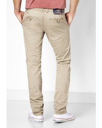 hellbeige Jeans mit Destroyed-Effekten von NAGANO