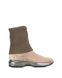 hellbeige Keilstiefeletten aus Wildleder