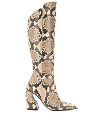 hellbeige kniehohe Stiefel aus Leder mit Schlangenmuster von MARQUES ALMEIDA