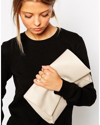 hellbeige Leder Clutch von Asos