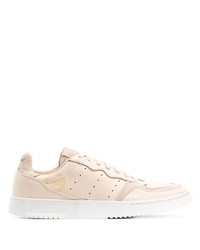 hellbeige Leder niedrige Sneakers von adidas