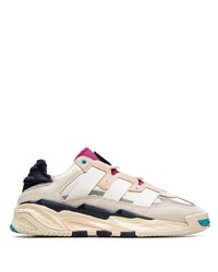 hellbeige Leder niedrige Sneakers von adidas