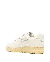 hellbeige Leder niedrige Sneakers von Nike