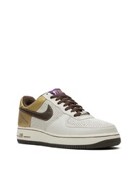 hellbeige Leder niedrige Sneakers von Nike