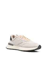 hellbeige Leder niedrige Sneakers von Philippe Model Paris