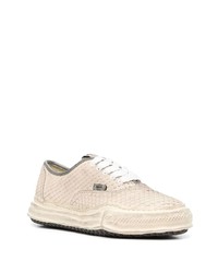 hellbeige Leder niedrige Sneakers von Maison Mihara Yasuhiro