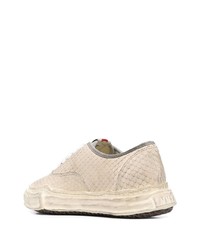 hellbeige Leder niedrige Sneakers von Maison Mihara Yasuhiro