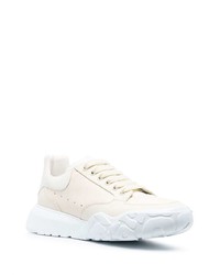 hellbeige Leder niedrige Sneakers von Alexander McQueen