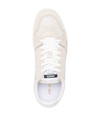 hellbeige Leder niedrige Sneakers von Axel Arigato