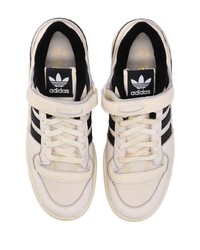 hellbeige Leder niedrige Sneakers von adidas