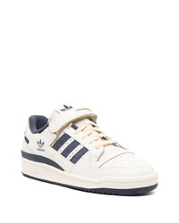 hellbeige Leder niedrige Sneakers von adidas