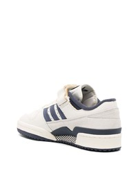 hellbeige Leder niedrige Sneakers von adidas