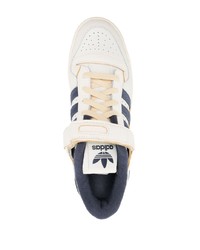 hellbeige Leder niedrige Sneakers von adidas