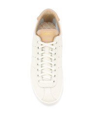 hellbeige Leder niedrige Sneakers von adidas