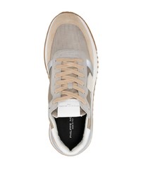 hellbeige Leder niedrige Sneakers von Philippe Model Paris