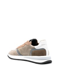 hellbeige Leder niedrige Sneakers von Philippe Model Paris