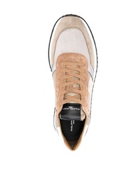 hellbeige Leder niedrige Sneakers von Philippe Model Paris