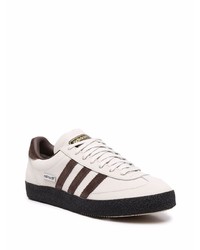 hellbeige Leder niedrige Sneakers von adidas