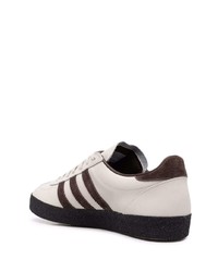 hellbeige Leder niedrige Sneakers von adidas