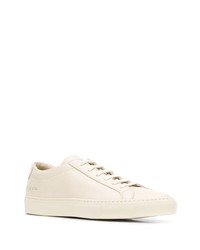 hellbeige Leder niedrige Sneakers von Common Projects