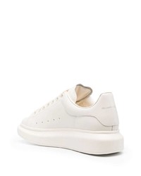 hellbeige Leder niedrige Sneakers von Alexander McQueen