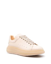 hellbeige Leder niedrige Sneakers von Alexander McQueen