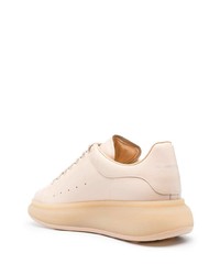 hellbeige Leder niedrige Sneakers von Alexander McQueen