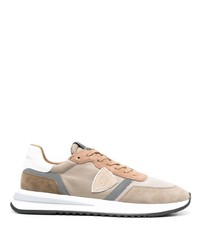 hellbeige Leder niedrige Sneakers von Philippe Model Paris