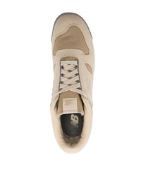 hellbeige Leder niedrige Sneakers von New Balance