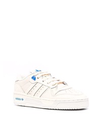 hellbeige Leder niedrige Sneakers von adidas