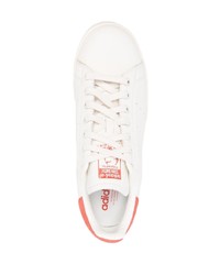 hellbeige Leder niedrige Sneakers von adidas