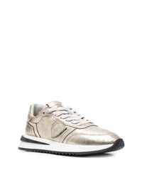 hellbeige Leder niedrige Sneakers von Philippe Model Paris