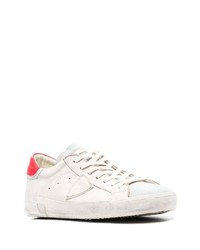 hellbeige Leder niedrige Sneakers von Philippe Model Paris