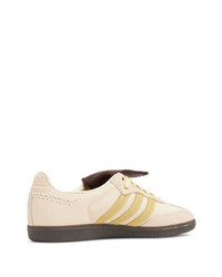 hellbeige Leder niedrige Sneakers von adidas