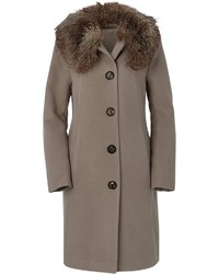 hellbeige Mantel mit einem Pelzkragen von LADY
