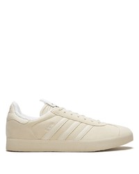 hellbeige niedrige Sneakers von adidas