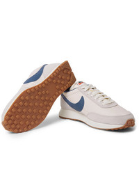 hellbeige niedrige Sneakers von Nike