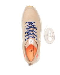 hellbeige niedrige Sneakers von Veja