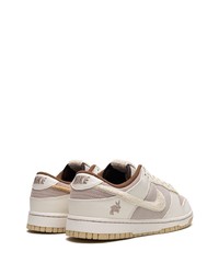 hellbeige niedrige Sneakers von Nike