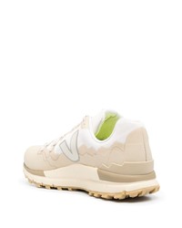 hellbeige niedrige Sneakers von Veja