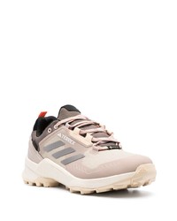 hellbeige niedrige Sneakers von adidas