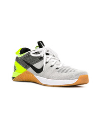 hellbeige niedrige Sneakers von Nike