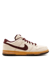 hellbeige niedrige Sneakers von Nike