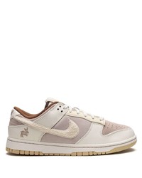 hellbeige niedrige Sneakers von Nike