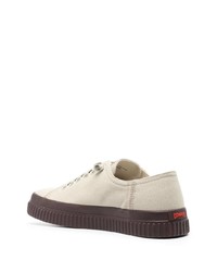 hellbeige niedrige Sneakers von Camper