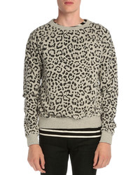 hellbeige Pullover mit einem Rundhalsausschnitt mit Leopardenmuster