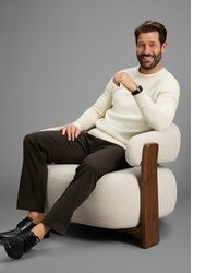 hellbeige Pullover mit einem Rundhalsausschnitt von mans world