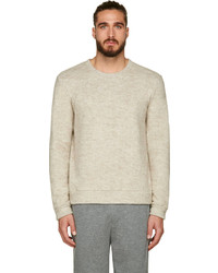 hellbeige Pullover mit einem Rundhalsausschnitt