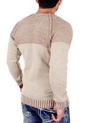 hellbeige Pullover mit einem Rundhalsausschnitt von Reslad